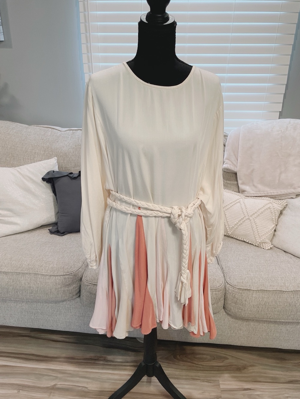 Storia Cream Colorblock Swing Dress Size L